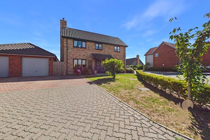 3 Bedroom Detached House For Sale In Crown Meadow, Stowupland, Stowmarket, IP14
