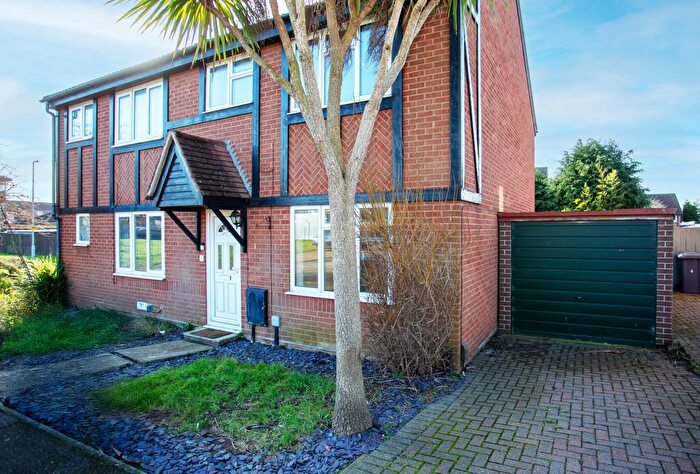 3 Bedroom Semi-Detached House To Rent In Reedland Way, Felixstowe, IP11