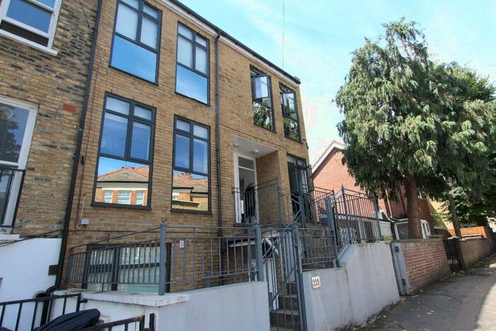 3 Bedroom Flat To Rent In Norcott Road, London, N16