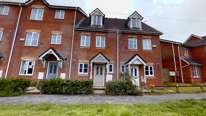 3 Bedroom Town House To Rent In Parkside Mews, Stanley Road, Whitefield, Manchester, M45