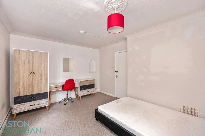 6 Bedroom End Of Terrace House To Rent In Bolney Road, Brighton, BN2