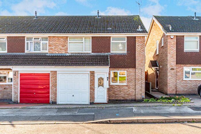 3 Bedroom Semi-Detached House To Rent In Sandstone Avenue, Rubery, Rednal, Birmingham, B45