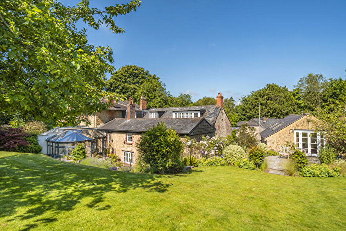 4 Bedroom Semi Detached House For Sale In Bridport Road, Beaminster, Dorset, DT8