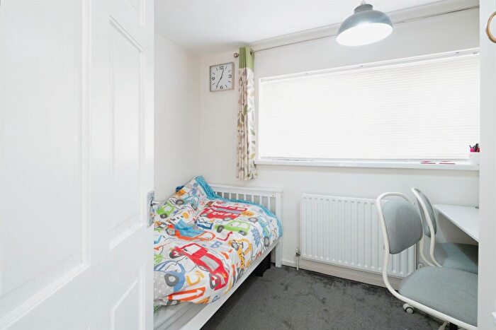 3 Bedroom Terraced House For Sale In Thurncourt Road, Leicester, LE5