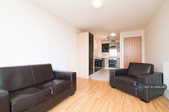 1 Bedroom Flat To Rent In Langley Walk, Birmingham, B15