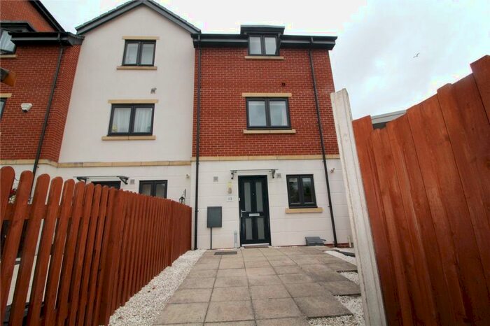 3 Bedroom House To Rent In Parkgate Mews, Shirley, Solihull, West Midlands, B90