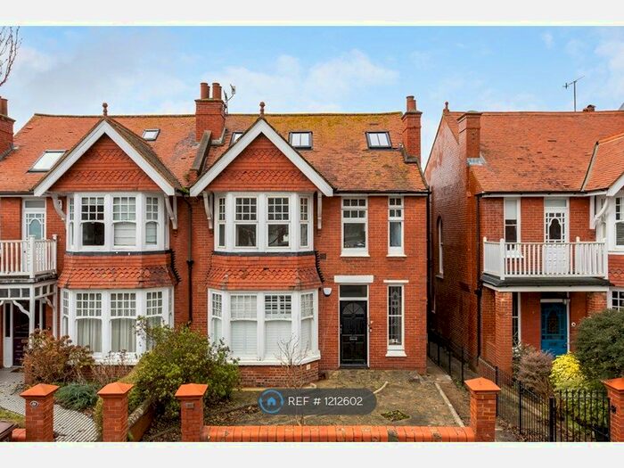 1 Bedroom Flat To Rent In Pembroke Crescent, Hove, BN3