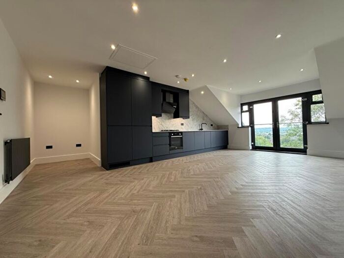 3 Bedroom Apartment To Rent In Rockcliffe Road, Rotherham, S62