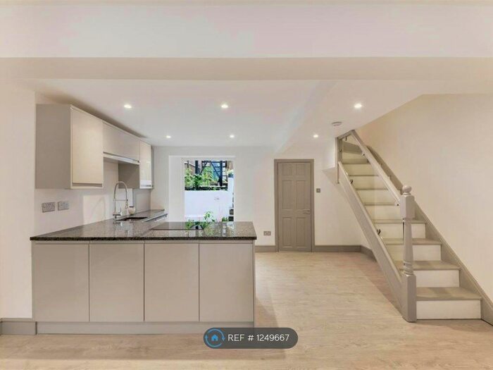 2 Bedroom Flat To Rent In Trinity Road, London, SW17