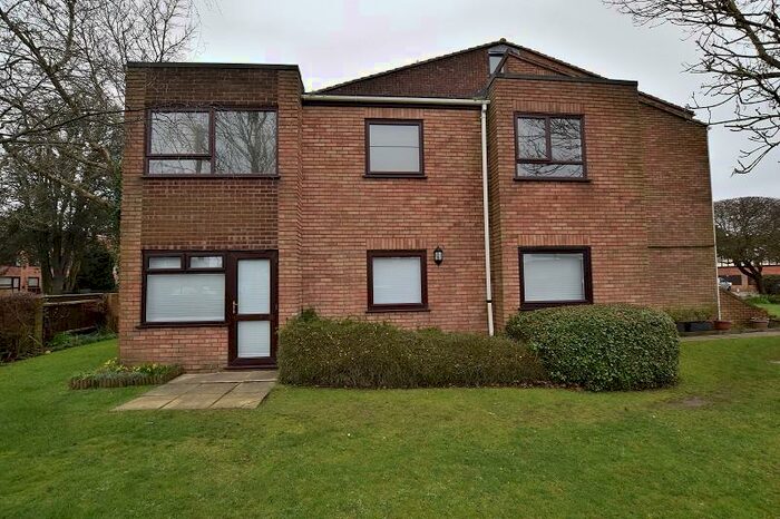 1 Bedroom Flat To Rent In Waverley Road, New Milton, Hampshire., BH25