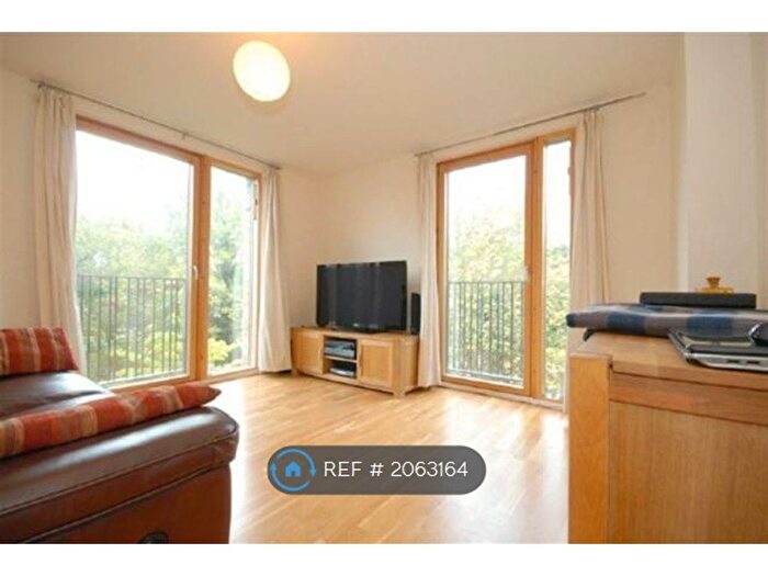 2 Bedroom Flat To Rent In Bennetts Courtyard, London, SW19