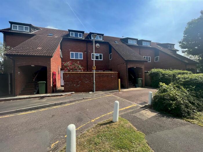 1 Bedroom Flat To Rent In Penrith Close, Uxbridge, UB8