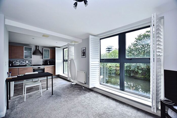 2 Bedroom Flat For Sale In Clifford Way, Maidstone, Kent, ME16