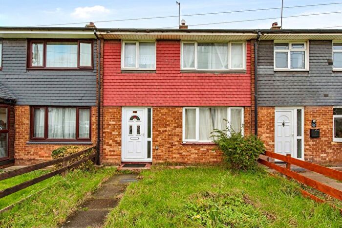 3 Bedroom Terraced House For Sale In Church Road, Tilbury, RM18