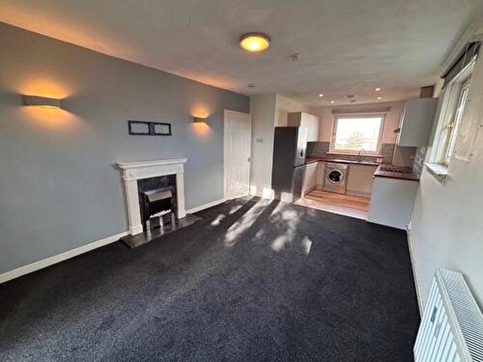 3 Bedroom Flat To Rent In Westwood Hill, East Kilbride, G75