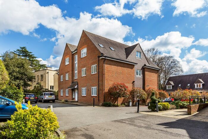 2 Bedroom Flat To Rent In Ref: Sb - Charlwood Place, Reigate, RH2