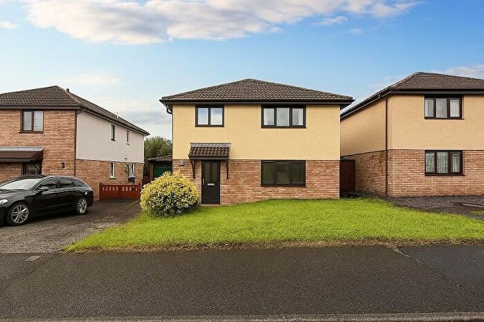4 Bedroom Semi-Detached House To Rent In Woodstock Gardens, Pencoed, Bridgend, Bridgend County., CF35