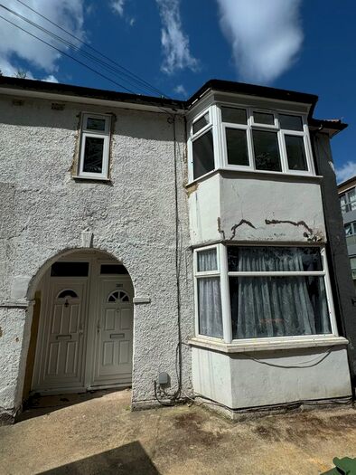 3 Bedroom Flat To Rent In Church Road, London, E12