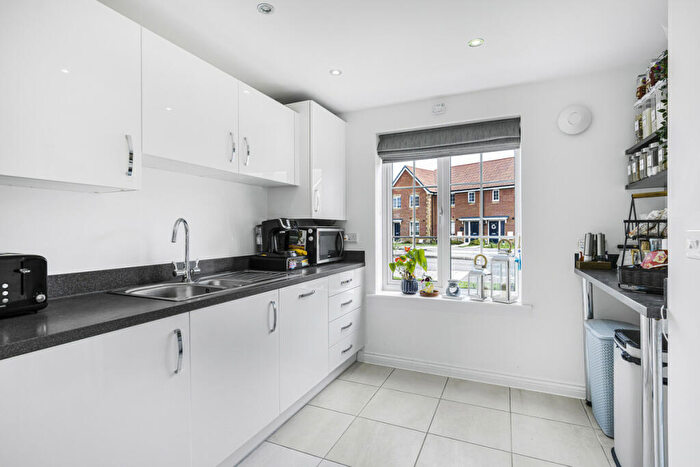 3 Bedroom Semi-Detached House For Sale In Miles East, Didcot, OX11