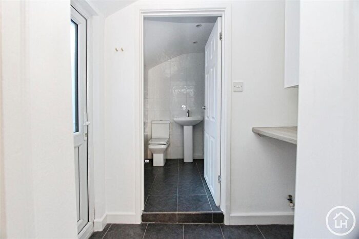 2 Bedroom End Of Terrace House To Rent In St. Pauls Street, Sittingbourne, ME10