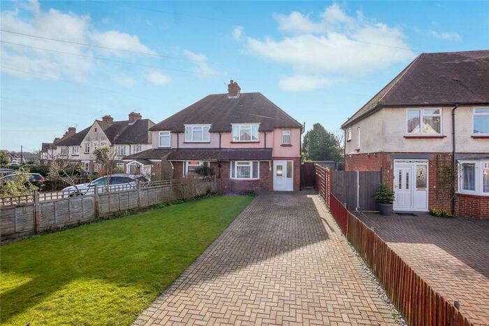3 Bedroom Semi-Detached House To Rent In South Park Road, Maidstone, Kent, ME15