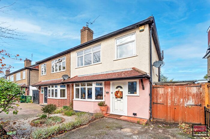 3 Bedroom Semi Detached House For Sale In Templedene Avenue, Staines-Upon-Thames, TW18