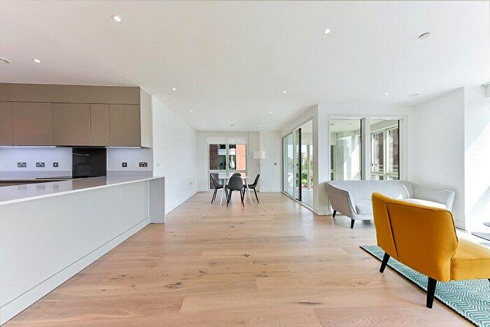 2 Bedroom Apartment To Rent In Arniston Way, London, E14