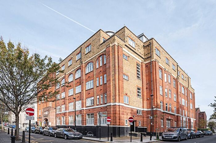 2 Bedroom Flat To Rent In Henriques Street, Whitechapel, London, E1