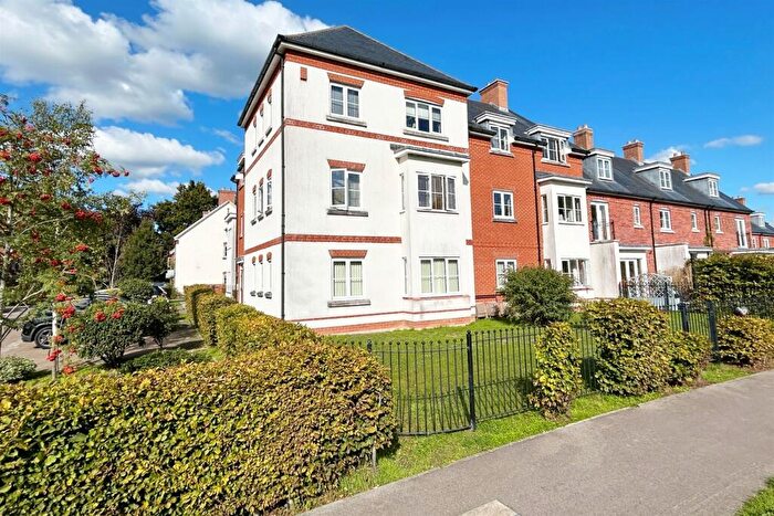 2 Bedroom Flat To Rent In Wimborne, BH21