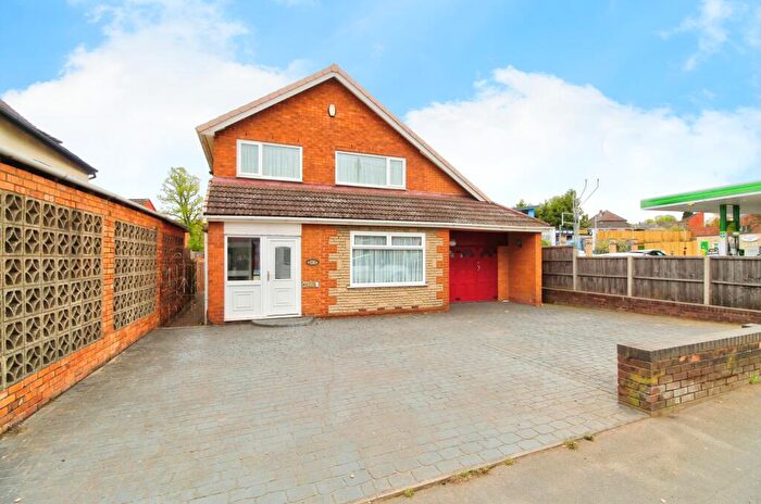 3 Bedroom Detached House For Sale In Pedmore Road, Stourbridge, DY9