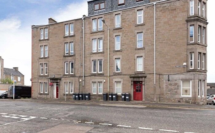 2 Bedroom Flat To Rent In Constitution Street, City Centre, Dundee, DD3
