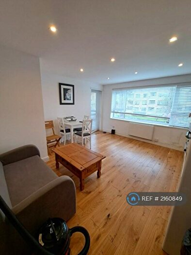 3 Bedroom Flat To Rent In Arundel Court, Bexleyheath, DA6