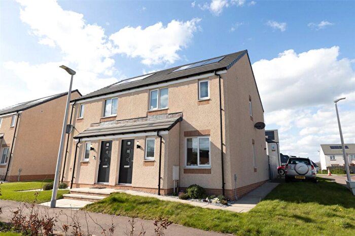 3 Bedroom Semi Detached House For Sale In Catalina Crescent, Wormit, Newport-on-Tay, DD6