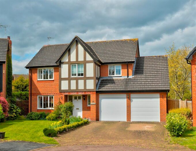 5 Bedroom Detached House For Sale In Kensington Drive, Willaston, Cheshire, CW5
