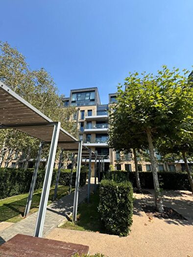2 Bedroom Flat For Sale In Westbourne Apartments, Central Avenue, London, SW6