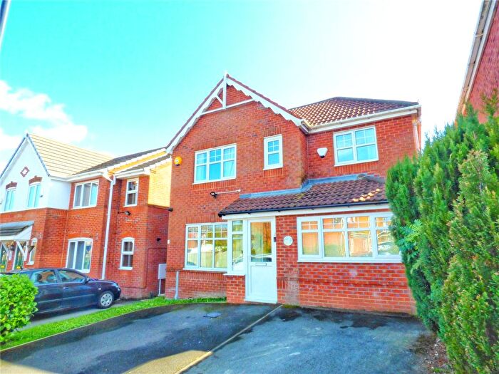 3 Bedroom Detached House For Sale In Howgill Crescent, Copthorne Park, Oldham, OL8