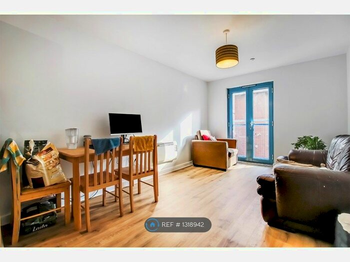 1 Bedroom Flat To Rent In Wellington Street, Swindon SN1