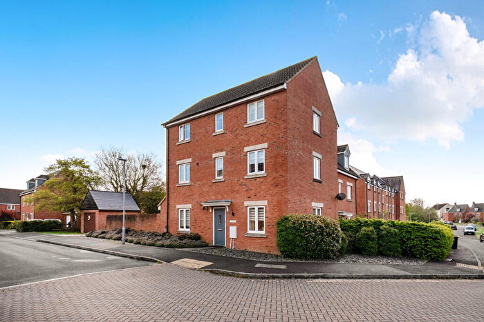 4 Bedroom Semi-Detached House For Sale In Vinescroft, Staverton, Trowbridge, BA14