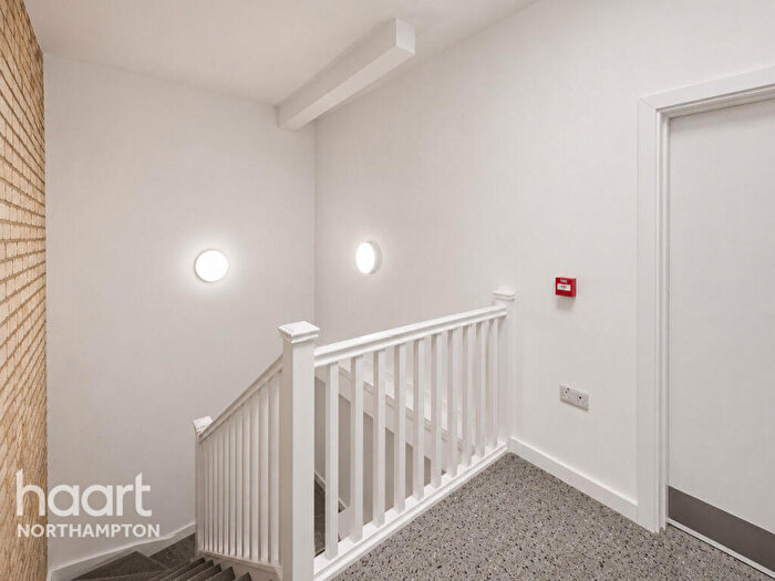 Flat For Sale In Dunster Street, Northampton, NN1