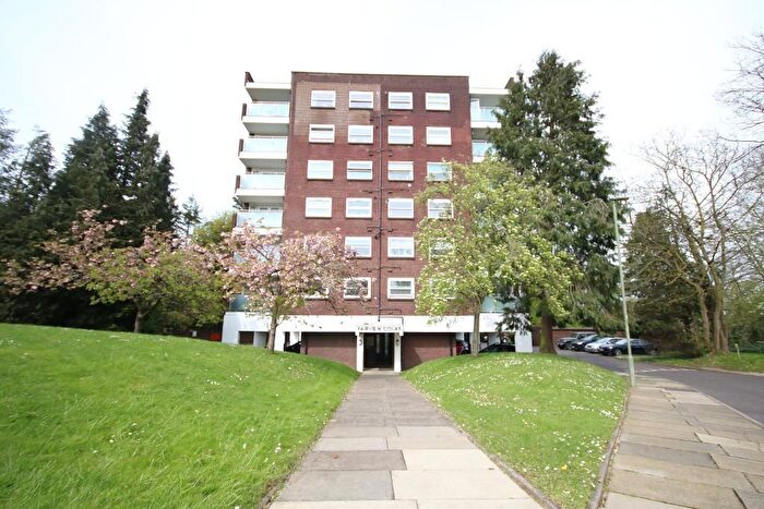 1 Bedroom Flat To Rent In Fairview Court, Links Way, Hendon, London, NW4