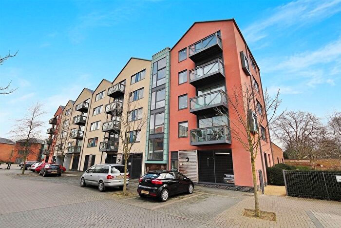 1 Bedroom Flat For Sale In Mace House, Union Lane, Isleworth, TW7