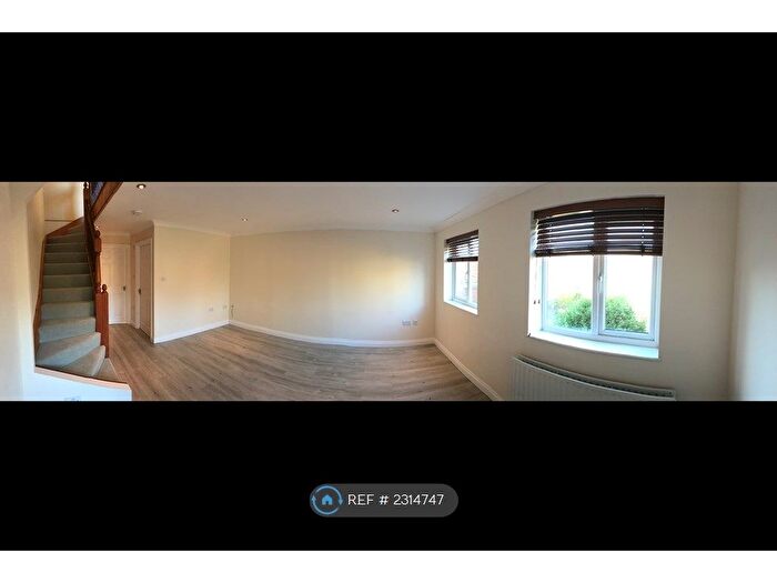 2 Bedroom End Of Terrace House To Rent In Kings Road, Haslemere, GU27