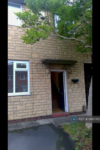 3 Bedroom Semi-Detached House To Rent In Hawes Avenue, Farnworth, Bolton, BL4