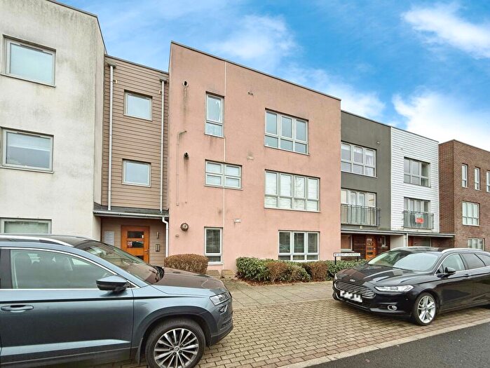 2 Bedroom Flat For Sale In August Courtyard, Gateshead, NE8