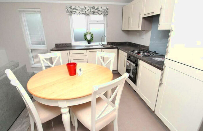 1 Bedroom Lodge For Sale In Upminster, Essex, RM14