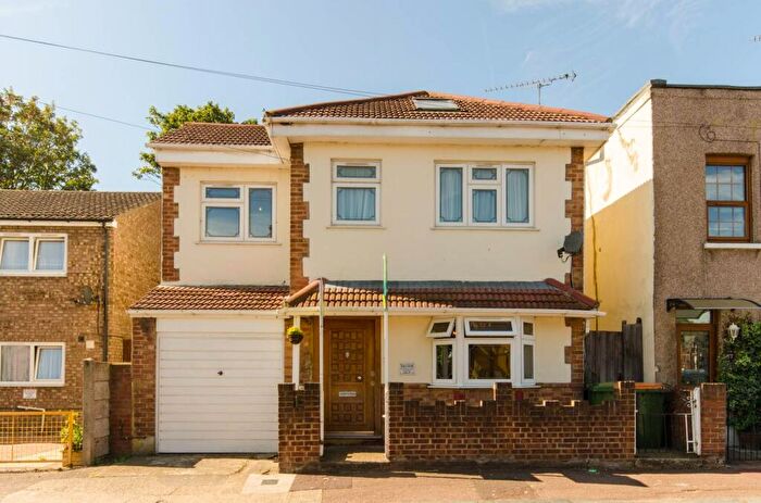 6 Bedroom Detached House For Sale In Wellington Road, Forest Gate, London, E7