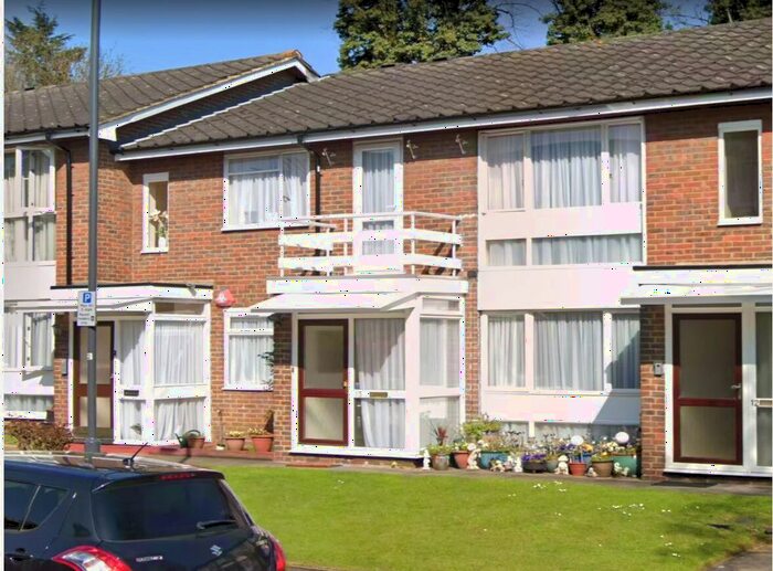 2 Bedroom Maisonette To Rent In White House Drive, Stanmore, HA7