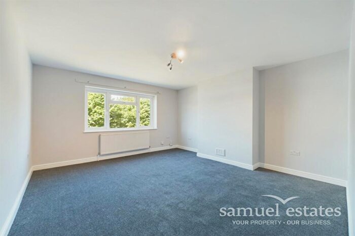 2 Bedroom Flat To Rent In Queens Court, Colliers Water Lane, Thornton Heath, CR7