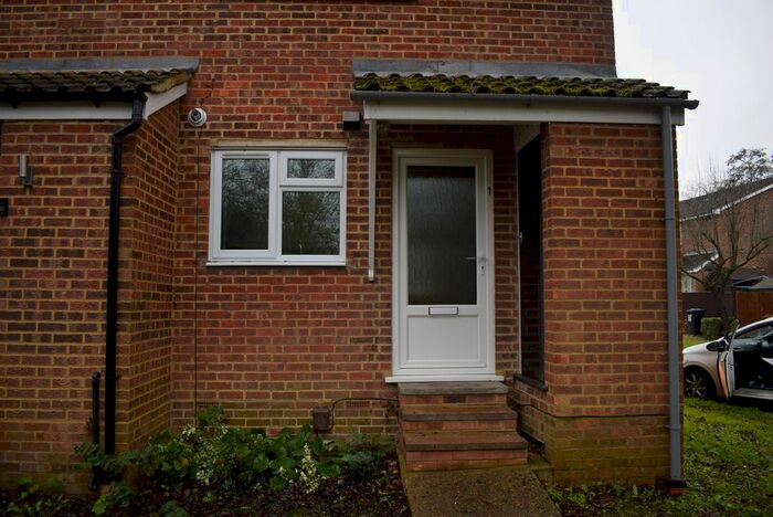 2 Bedroom End Of Terrace House To Rent In Millstream Close, Hertford, SG14