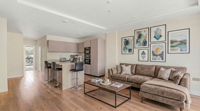 3 Bedroom Flat For Sale In The Warwick, Warwick Road, W5